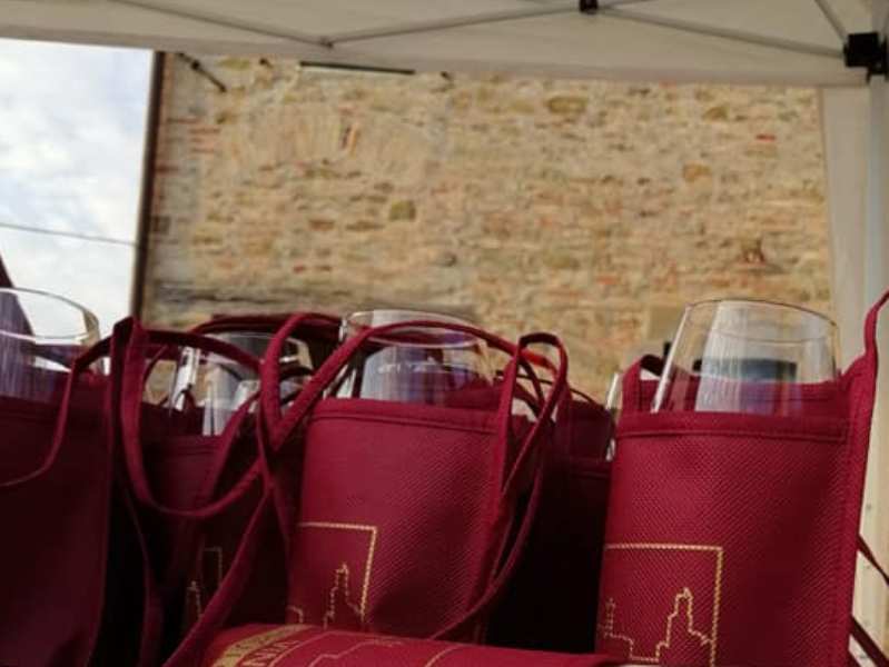 Vinci, c'è Calici di Stelle: degustazioni di vini locali e stand gastronomici nel borgo leonardiano